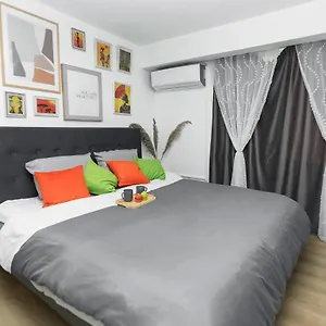  Apartment 11 Steps' Lovely In The Center