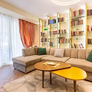  Apartment Center Fame House